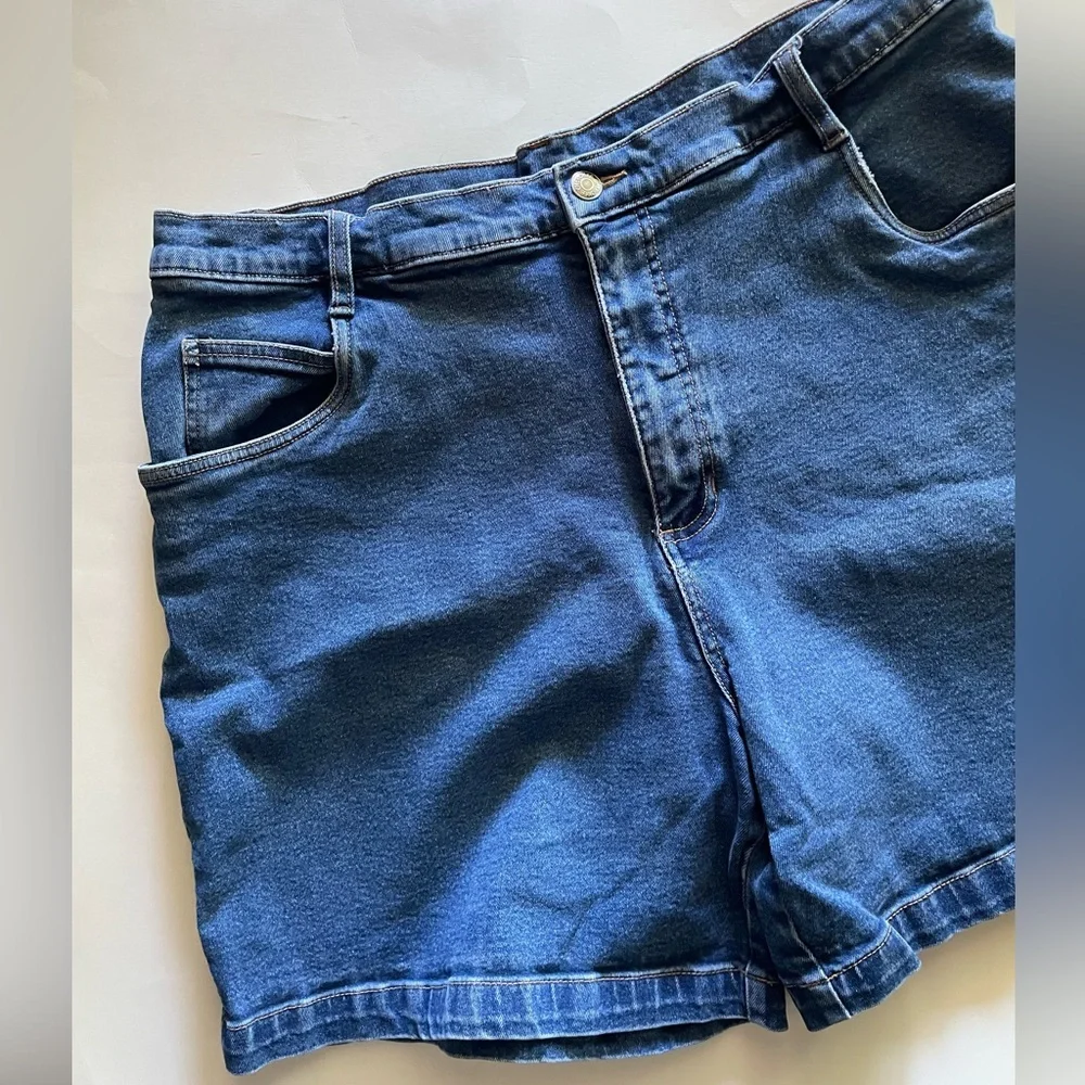 Vintage Cherokee Mom Fit Jean Shorts